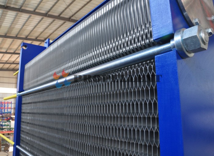 Low cost high efficiency Propellent plate heat exchanger for ethanol production industry